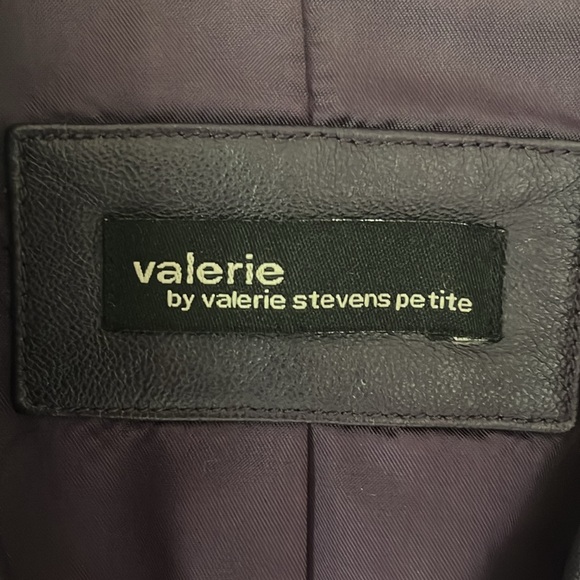 Like new 100% genuine leather Valerie Stevens jacket sz M purple - Picture 2 of 4